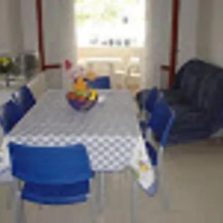 Apartment- Lisa 6 *